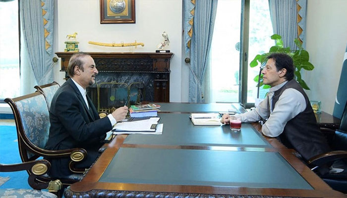 عمران خان علاج ،ریاست کو غصے یا ضد کے بجائے آئین اور قانون کے مطابق فیصلے کرنے چاہئیں، بابر اعوان