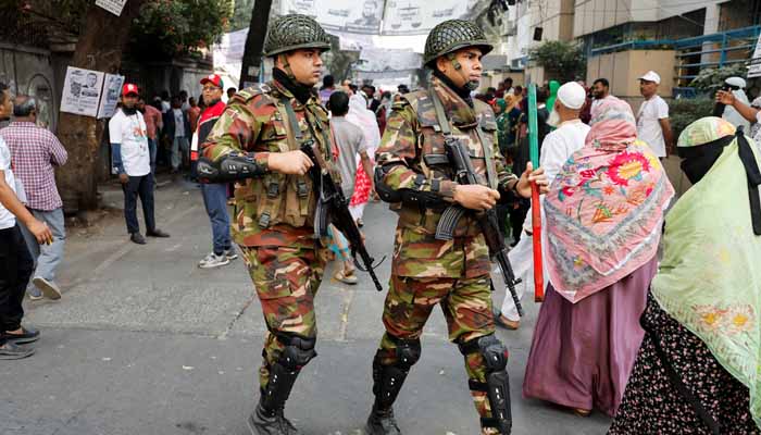 ڈھاکا: ضلع گوپال گنج میں پولنگ اسٹیشن پردستی بم دھماکا، 3 افراد زخمی