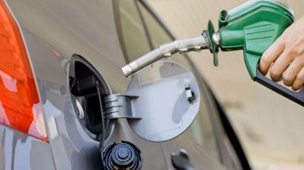 ٍپیٹرول کی قیمتیں: سہیل آفریدی نے موٹر سائیکل سواروں کے لیے ریلیف کا اعلان کر دیا۔